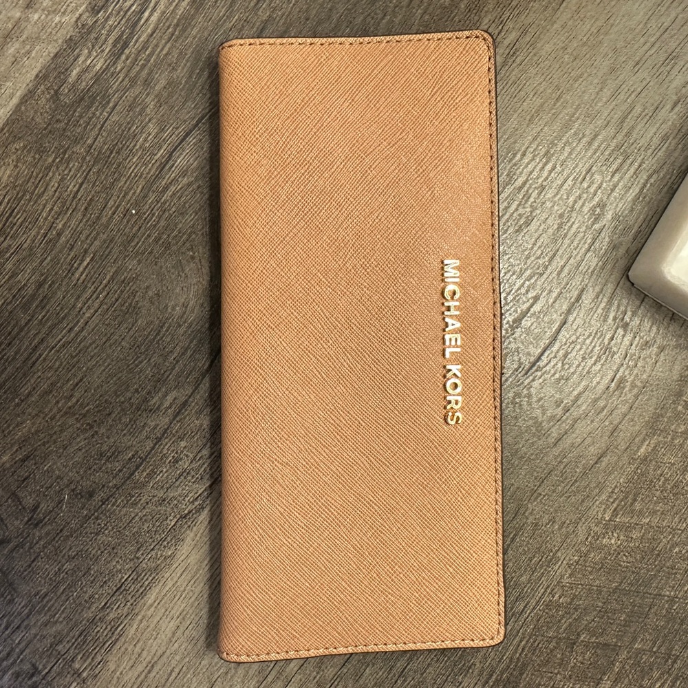 Micheal Kors wallet